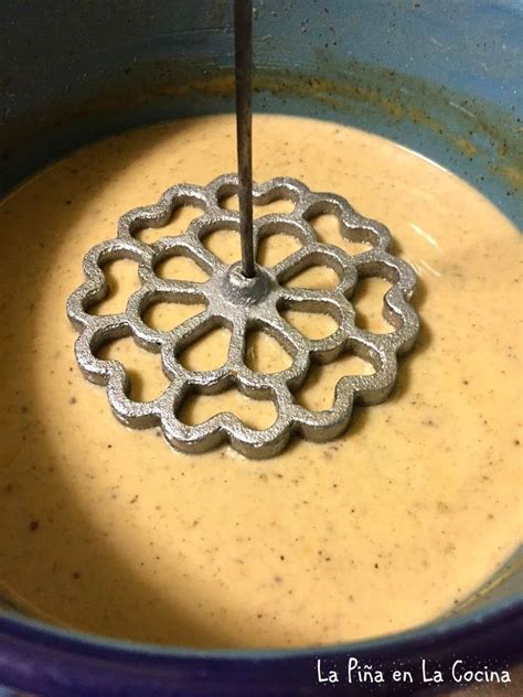 Hemos rellenado los buñuelos con nata, pero podéis hacerlo con crema pastelera o con chocolate, incluso sólos con azúcar están deliciosos. Buñuelos de Viento - La Piña en la Cocina | Recipe | Bunuelos recipe, Mexican ...