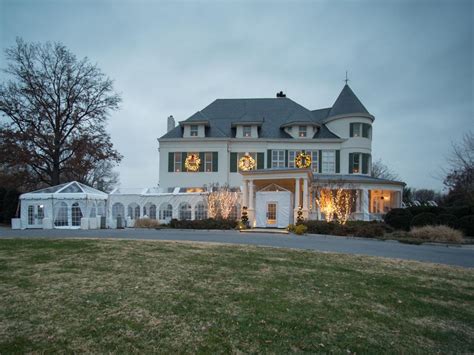 Step Inside The Vice Presidents Home During The Holidays White House