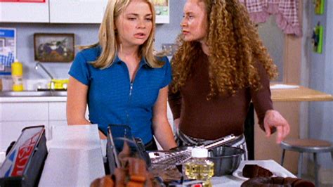 Against her uncle quigley's many warnings never to use magic to solve problems, sabrina often borrows spells from the spookie jar and wreaks. Watch Sabrina The Teenage Witch Season 1 Episode 2: Bundt ...