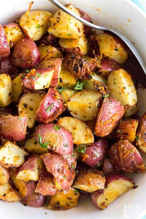Red potatoes, butter, parmesan cheese, salt & pepper, parsley and a hot oven is all it takes to make these outrageous parmesan roasted red potatoes. Garlic Parmesan Roasted Red Potatoes are an easy to make ...