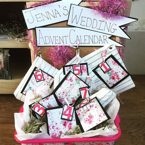 Using a chalkboard is a great way to personalize this gift idea. Wedding Advent Calendar | What's Inside - Jenna Suth