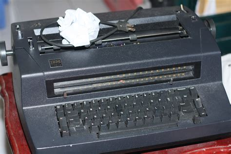 How To Use An Electronic Typewriter 10 Steps With Pictures