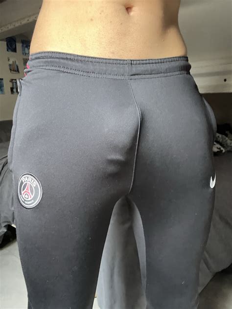 Bulgelover On Twitter Dont Be Shy And Grab It 😉 Freeballing Bulge
