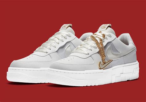 Additionally, wordmarks and graphics on the insole and heel further showcase the theme. Nike Air Force 1 Pixel Grey Gold Chain DC1160-100 ...