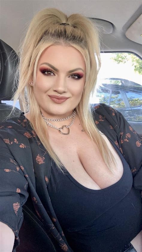 Bring Your Face Close To My Boobs Alba Rbustyblondemilfs