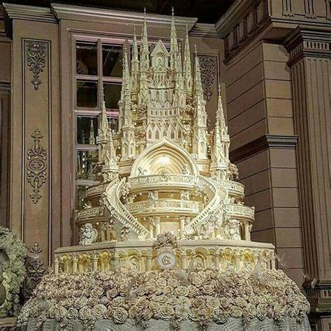 super awesome huge wedding cakes castle wedding cake extravagant wedding cakes dream wedding