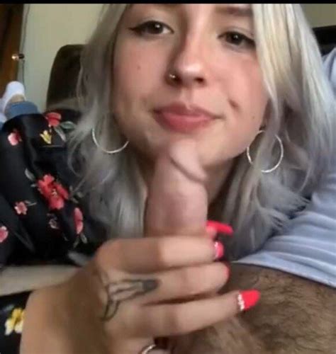 does anyone know her name avaronisb