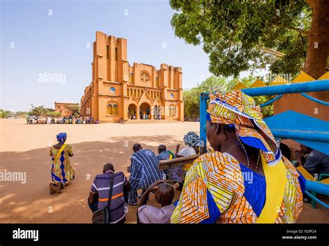 Ouagadougou Cathedral Hi Res Stock Photography And Images Alamy