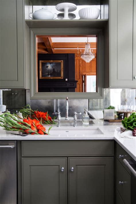 Is subway tile more your aesthetic? Mirrored Backsplash in the Kitchen - The Makerista