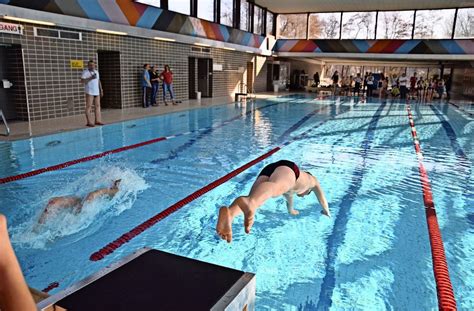 Familien sind im hallenbad uster herzlich willkommen. Hallenbad in Stuttgart-Vaihingen: Die Sanierung verschiebt ...