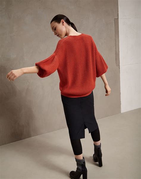 Джемпер с круглым вырезом Модели вязаных свитеров Вязаные свитера