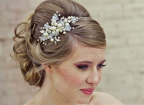 Second day hair is also perfect for headband hairstyles! hairstyles with headbands Archives - Godfather Style