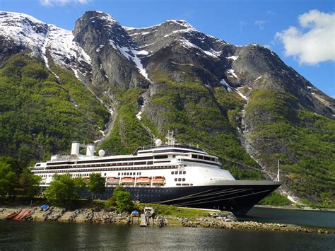Fred Olsen Cruise Lines Unveils Two New Cruise Ships