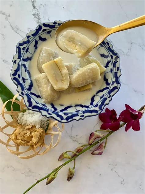 Banana In Coconut Milk Kluai Buat Chi Recipe Hungry In Thailand