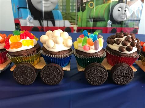 Any thomas the train fans hanging out? 'Thomas' Cupcake Train - Six Clever Sisters