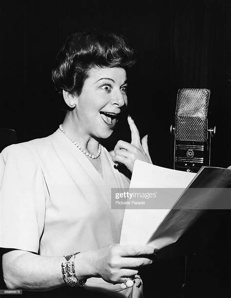 American Actress Singer And Comedian Fanny Brice Hams It Up As She News Photo Getty Images