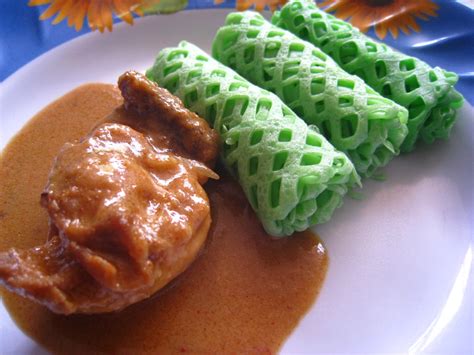 Gulai darat dimasak menguna rempah gulai khas dari kelantan. LifE Is BeaUtiFuL...: Roti Jala Pandan + Gulai Darat Ayam ...