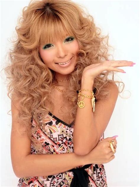 gyaru ギャル is one of the oldest japanese fashions that still exists today despite being mostly