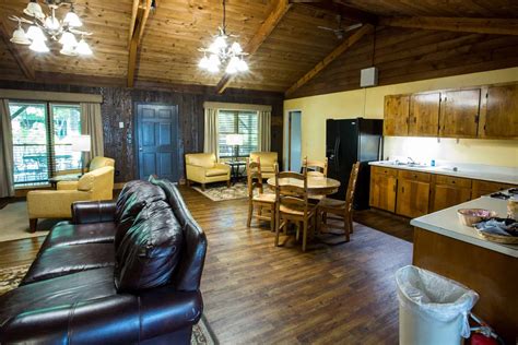 Deer Trail Group Lodge ⋆ Forrest Hills Resort