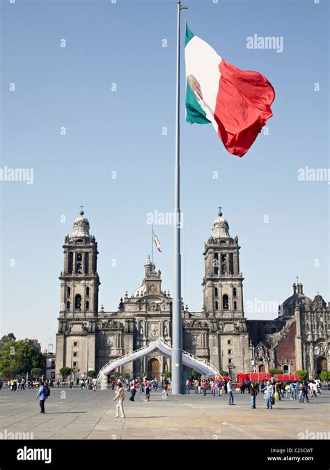 Mexican Flag Fotos Und Bildmaterial In Hoher Auflösung Alamy