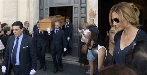 Lorella cuccarini a oggi è un altro giorno. I funerali di Silvio Oddi: Lorella Cuccarini, Matilde ...