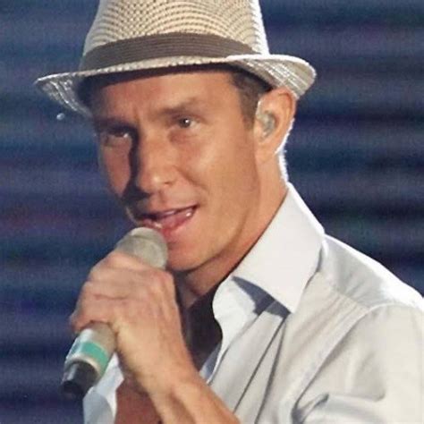 He was a member of the mexican teen pop group timbiriche. Erik Rubin - Topic - YouTube