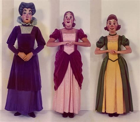 Vamos à Disney A Magical Photo Madrastas E Irmãs Da Cinderela Em 1968