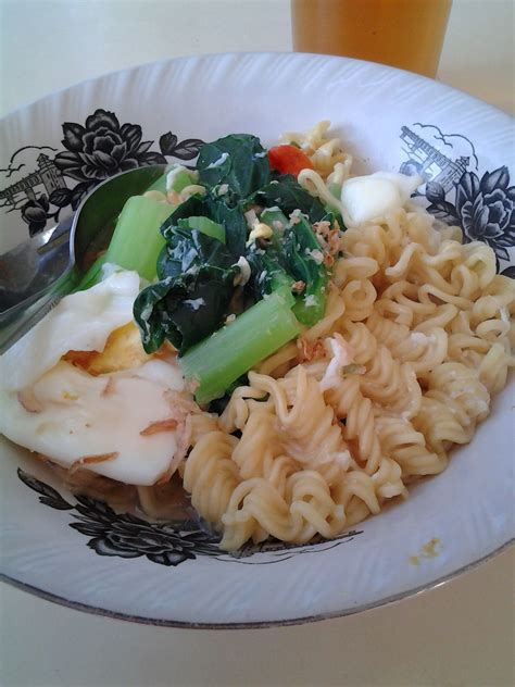 Maybe you would like to learn more about one of these? Indomie Telur Rebus Bu Pipit | Makanan, Mie, Telur