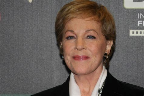How Old Is Julie Andrews Why Isnt She Starring In Mary Poppins