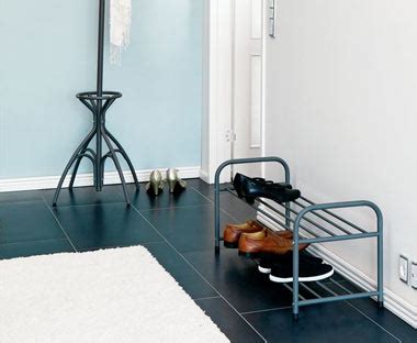 Ellers vet dere jo alt at sofaen er fra ikea , og at den fulgte med leiligheten. Skohyller - Kjøp skoskap og skoreoler til lave priser | JYSK