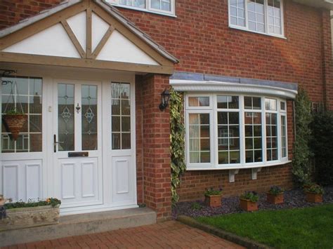 Bay windows are a quick and easy way of transforming a flat window in to a more attractive and spacious area. Bow and Bay Window Canopies - Prior Products