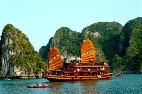 Hạ Long Bayvietnam Tourist Resorts