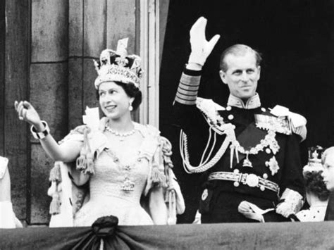 Elizabeth ii is queen of the united kingdom and the other commonwealth realms. Here's why the royal family doesn't use a surname | The ...