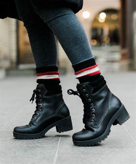 9 Best Womens Waterproof Combat Boots In Black For Winter 2024