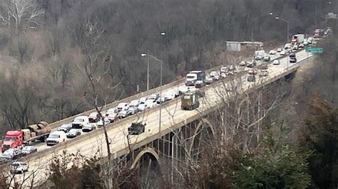 Squirrel Hill Tunnel Inbound Closed Due To Accident Cbs Pittsburgh
