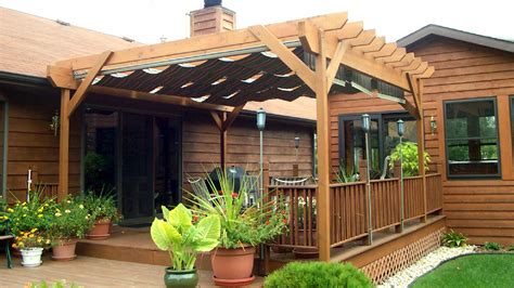 But it unusual style adds an artsy vibe to this fun backyard. Shade Canopy For Deck & Photo Via .maleekdecor.com
