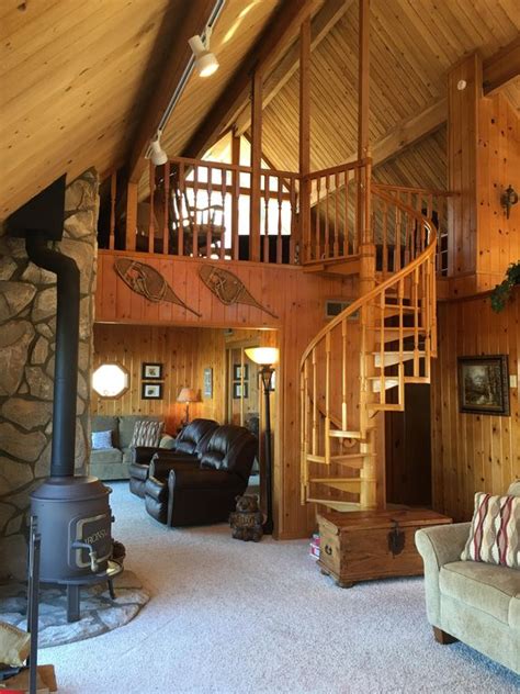 Yes, the bedrooms in tiny house is usually built in the loft. 3 Bedroom, 2 Bath + Loft, Cozy Cabin With... - VRBO
