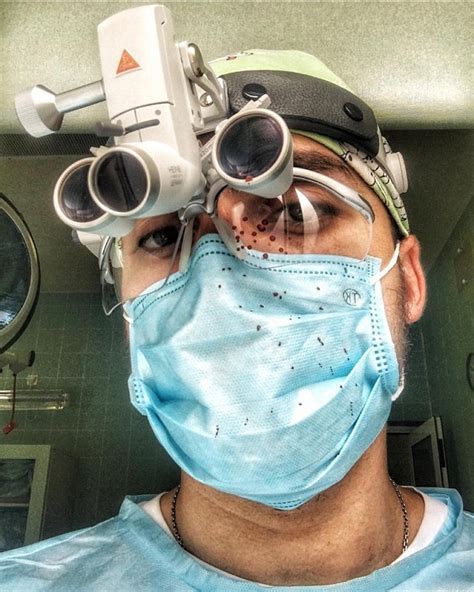Surgeon Takes Selfies With Naked Patients Photos
