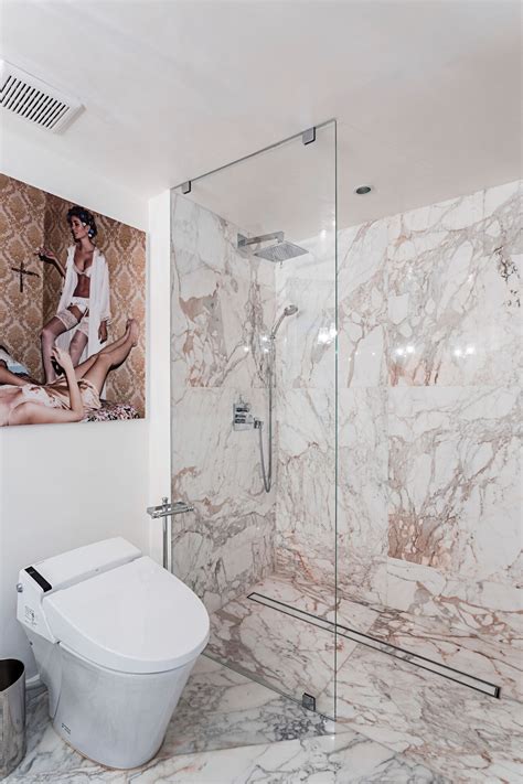 Calacatta Gold Marble Modern Bathroom By Marble Büro Marbleshower