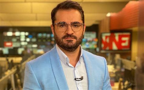 Marcelo taconi is on facebook. Jornalista da GloboNews, Marcelo Cosme é alvo de homofobia ...