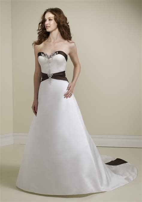 Fashion And Life Style Simple Wedding Dress