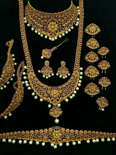 Golden bridal jewellery sets