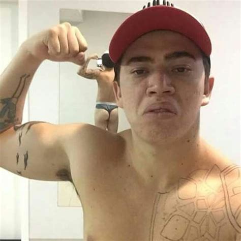 Whindersson nunes ganhou presente da noiva, maria lina pelo aniversário de namoro do casal whindersson nunes postou fotos no hospital e revelou ter passado por uma nova cirurgia para a. Whindersson nunes | Fotos | Pinterest | Best Youtubers ideas