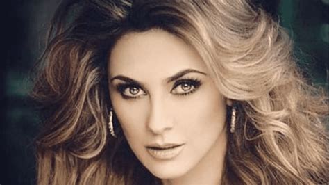 Aracely Arámbula Más Ardiente Que Nunca Posa En Sexy Vestido Foto Nuevolaredotv