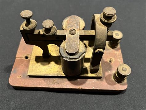 One 1 Vintage Signal Electric Mfg Co Menominee Michigan Telegraph Key