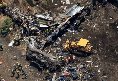 Worst Us Train Crashes Deadliest Train Crashes In Recent History Pictures Cbs News