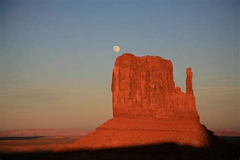 140 Monument Valley Moonrise Stock Photos Pictures And Royalty Free