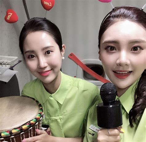Air tanker cabin crew uniform. 【South Korea】 Jin Air cabin crew old uniform / ジンエアー 客室乗務員 ...