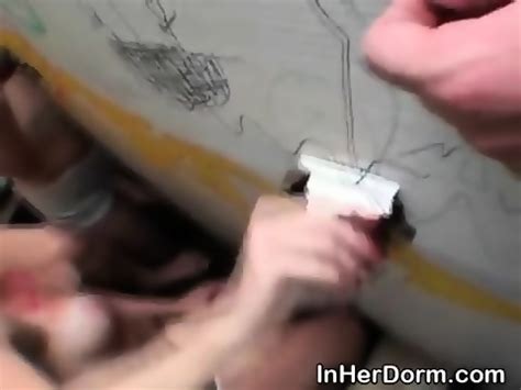 College Girls Have Blowjob Contest At Dorm Room Party