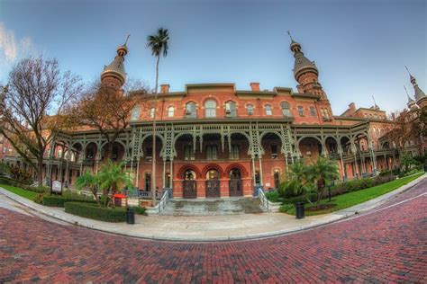 8 Things On The University Of Tampa Campus That Better Be Fixed By Fall